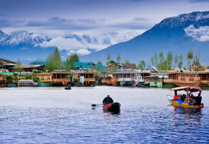Kashmir-Dal-Lake